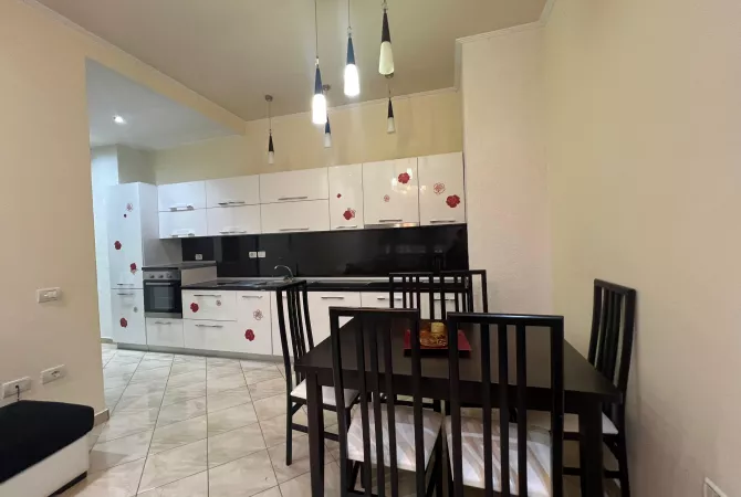 Shtepi me qera 2+1 ne Tirane - 400 Euro