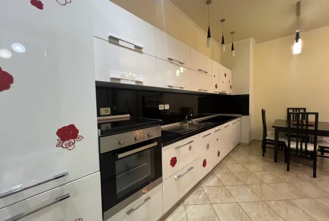 Shtepi me qera Apartament ne Tirane, 2+1, Mobilimi E mobiluar, Pagesa 400  Euro.