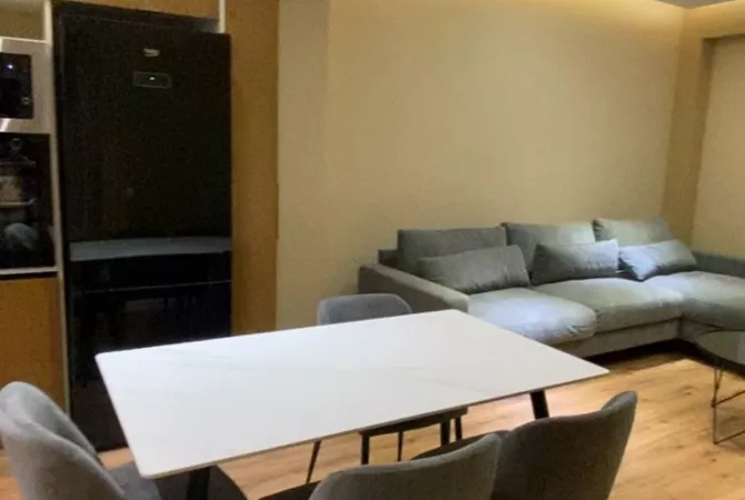 Shtepi me qera Apartament ne Tirane, 2+1, Mobilimi E mobiluar, Pagesa 50,000  Leke.