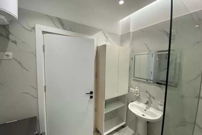 Shtepi me qera Apartament ne Tirane, 2+1, Mobilimi E mobiluar, Pagesa 50,000  Leke.