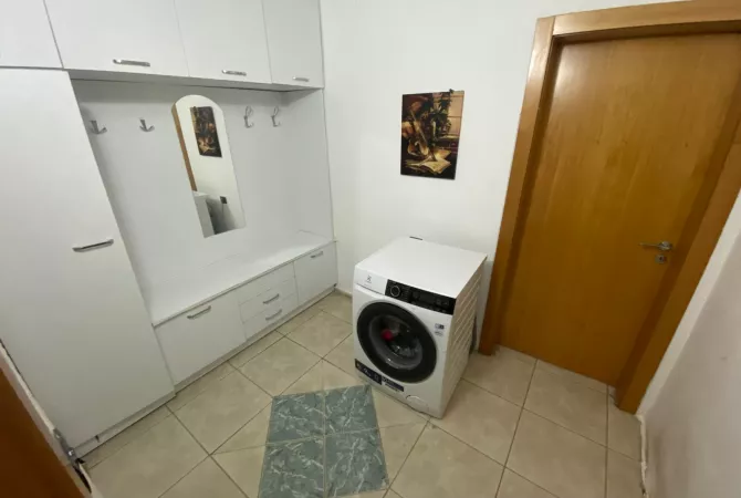 Shtepi ne shitje Apartament ne Tirane, 1+1, Mobilimi E mobiluar, Pagesa 82,000  Euro.
