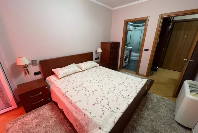Shtepi me qera 2+1 ne Tirane - 1,150 Euro