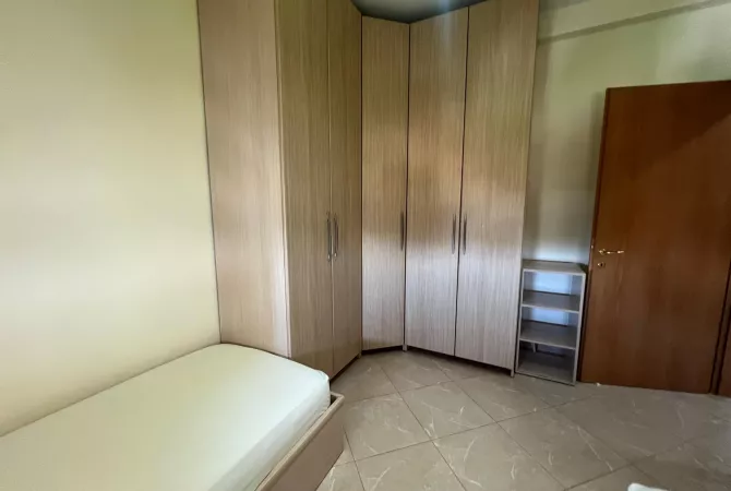 Shtepi me qera Apartament ne Tirane, 1+1, Mobilimi E mobiluar, Pagesa 550  Euro.