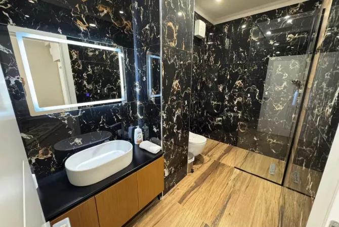 Shtepi me qera Apartament ne Tirane, 2+1, Mobilimi E mobiluar, Pagesa 900  Euro.