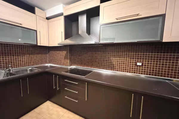 Shtepi ne shitje Apartament ne Tirane, 2+1, Mobilimi Pjeserisht e mobiluar, Pagesa 158,000  Euro.