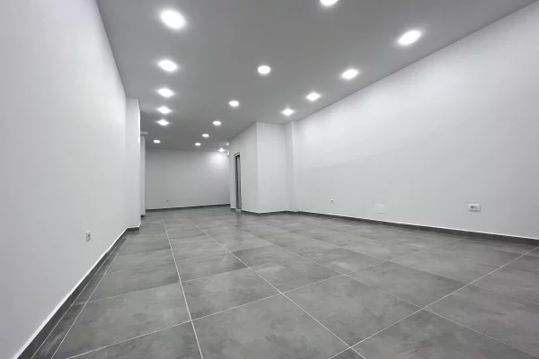 JEPET ME QERA DYQAN 170 M2 RRUGE KRYESORE - FRESK