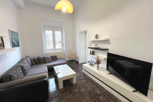 Shtepi me qera 2+1 ne Tirane - 650 Euro