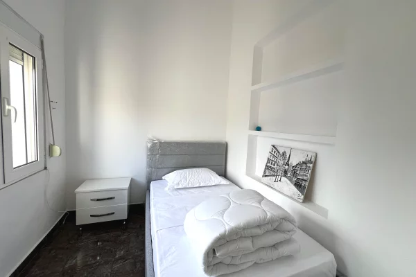 Shtepi me qera 2+1 ne Tirane - 650 Euro