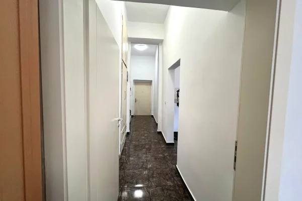 Shtepi me qera 2+1 ne Tirane - 650 Euro