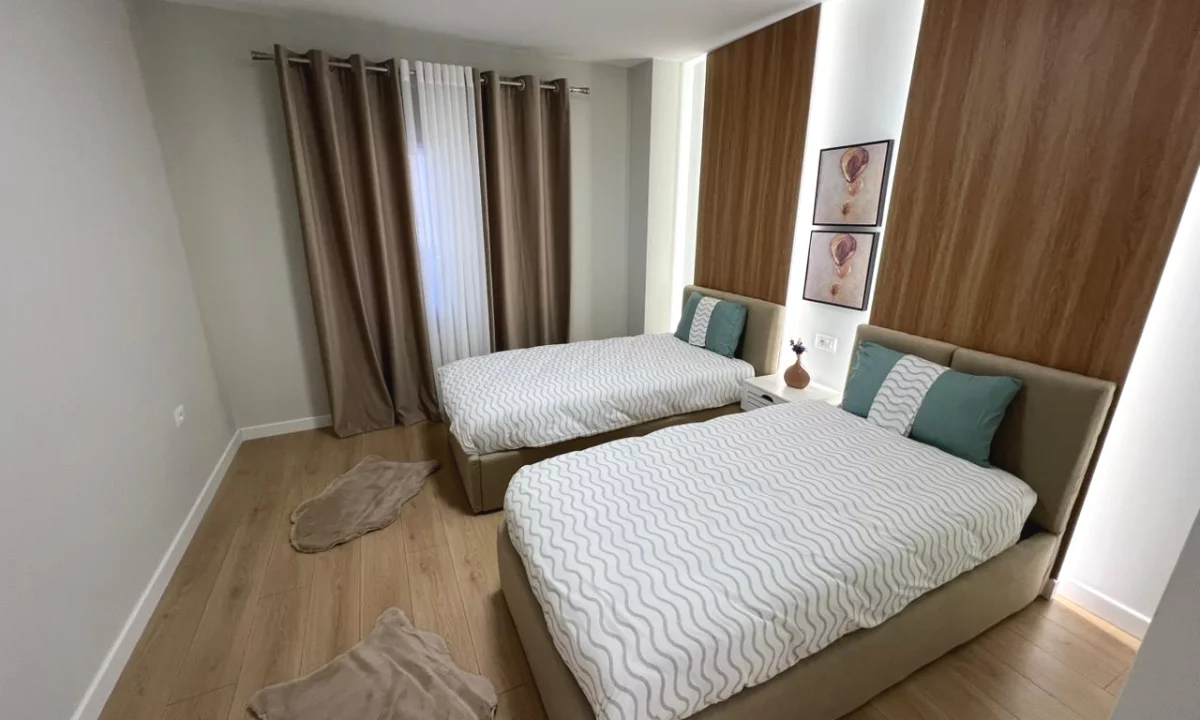 Shtepi ne shitje Apartament ne Tirane, 2+1, Mobilimi E mobiluar, Pagesa 310,000  Euro.