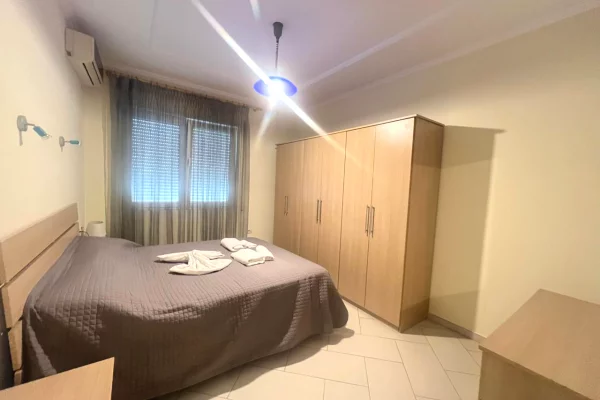 Shtepi me qera Apartament ne Tirane, 2+1, Mobilimi E mobiluar, Pagesa 70,000  Leke.