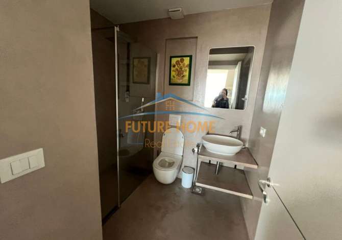 Shtepi ne shitje Apartament ne Tirane, 2+1, Mobilimi E mobiluar, Pagesa 370,000  Euro.