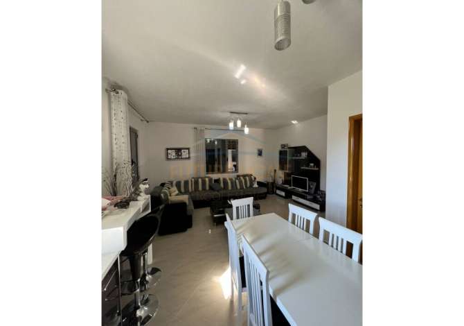 Shtepi ne shitje 6+1 ne Pogradec - 199,000 Euro