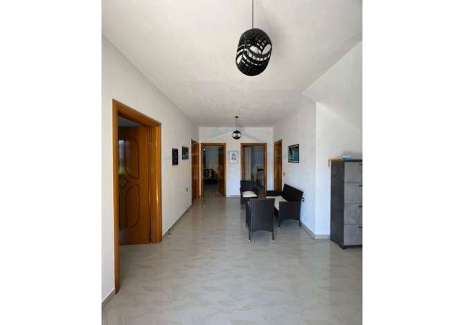 Shtepi ne shitje Vila Luksoze ne Pogradec, 6+1, Mobilimi Pjeserisht e mobiluar, Pagesa 199,000  Euro.