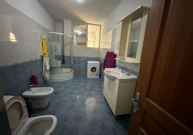 Shtepi ne shitje Apartament ne Elbasan, 2+1, Mobilimi E mobiluar, Pagesa 110,000  Euro.