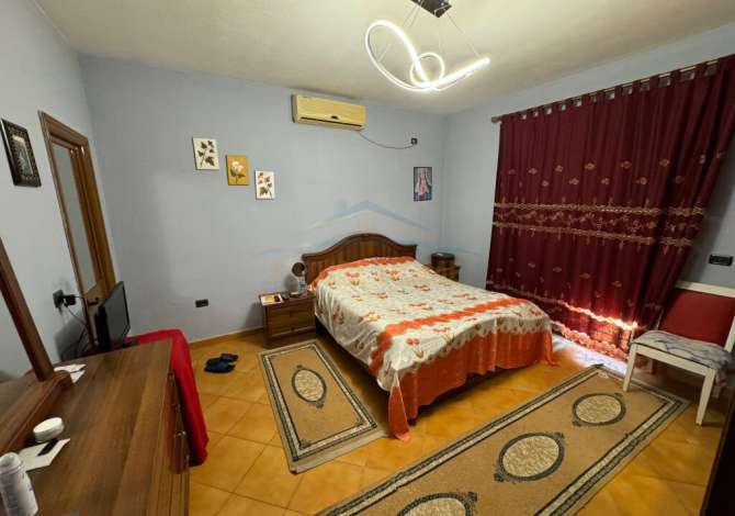 Shtepi ne shitje Vila Luksoze ne Tirane, 7+1, Mobilimi Pjeserisht e mobiluar, Pagesa 400,000  Euro.