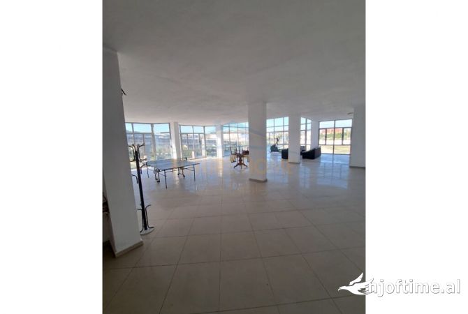 Ambient biznesi me qera 4+1 ne Tirane - 7,500 Euro