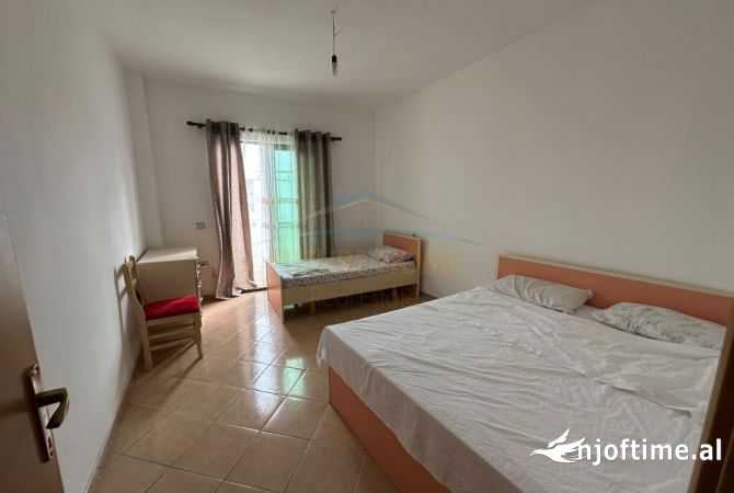Shtepi ne shitje Apartament ne Durres, 2+1, Mobilimi E mobiluar, Pagesa 100,000  Euro.