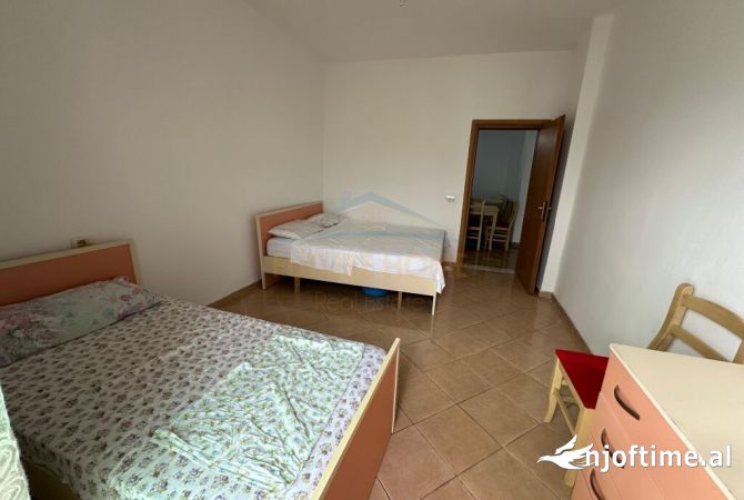 Shtepi ne shitje Apartament ne Durres, 2+1, Mobilimi E mobiluar, Pagesa 100,000  Euro.