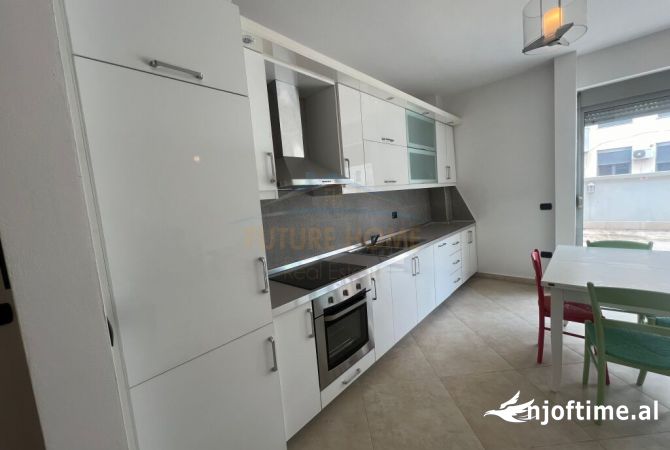 Shtepi me qera 2+1 ne Tirane - 1,450 Euro