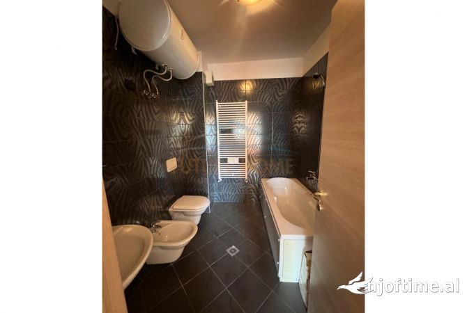 Shtepi me qera Apartament ne Tirane, 2+1, Mobilimi E mobiluar, Pagesa 1,450  Euro.