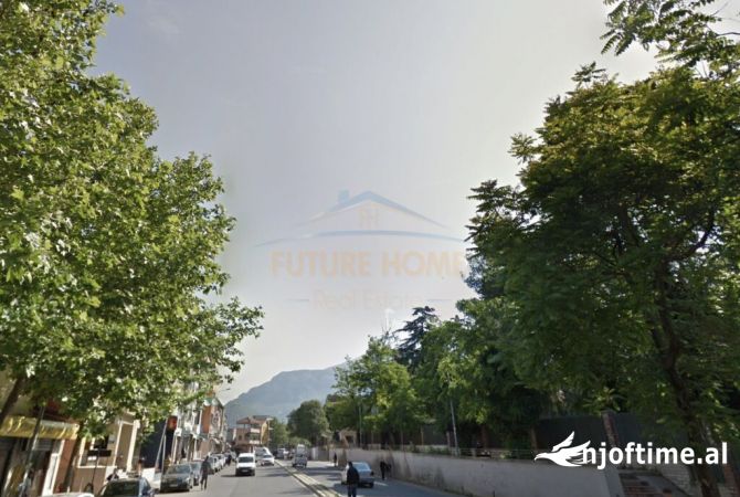 Ambiente Commerciale in Affitto 1+1 a Tirana - 500 Euro
