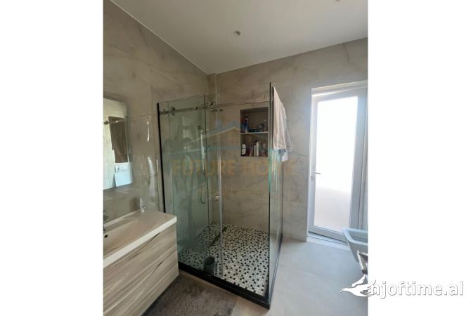 Shtepi me qera Vila Luksoze ne Tirane, 7+1, Mobilimi E mobiluar, Pagesa 6,500  Euro.