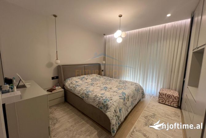 Shtepi me qera Vila Luksoze ne Tirane, 7+1, Mobilimi E mobiluar, Pagesa 6,500  Euro.