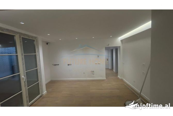 Ambient biznesi me qera 3+1 ne Tirane - 1,000 Euro