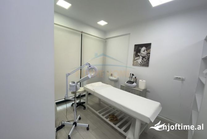 Biznes ne shitje, Qender Estetike, Blloku, Tirane.