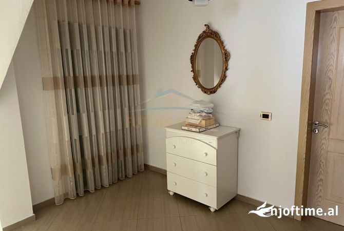 Shtepi me qera Vila Luksoze ne Tirane, 6+1, Mobilimi E mobiluar, Pagesa 3,000  Euro.