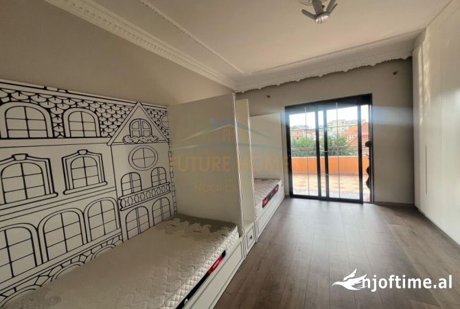 Shtepi me qera Vila Luksoze ne Tirane, 7+1, Mobilimi E mobiluar, Pagesa 4,500  Euro.