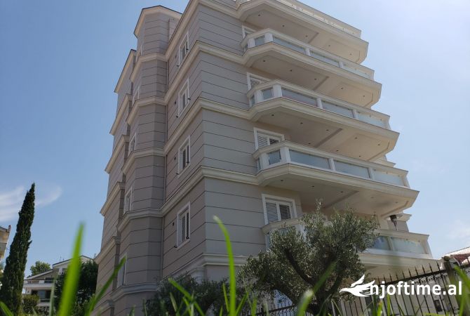 Shtepi me qera 3+1 ne Tirane - 1,700 Euro