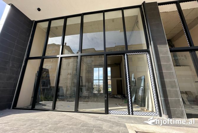 Ambient biznesi ne shitje 1+1 ne Tirane - 246,600 Euro