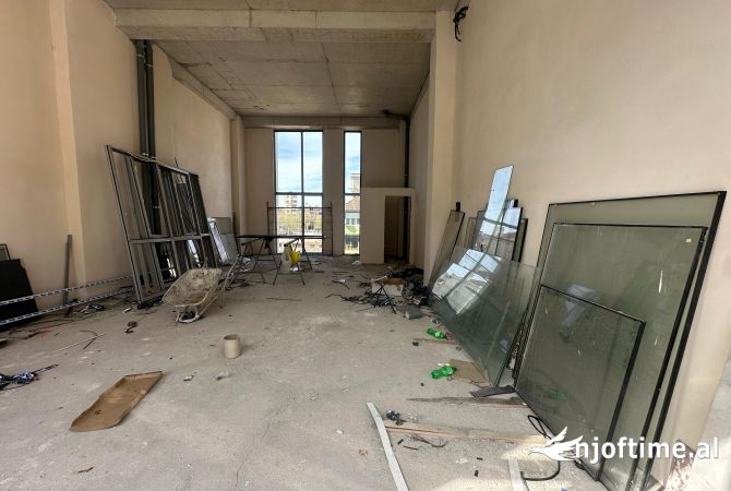 Ambient biznesi ne shitje 1+1 ne Tirane - 246,600 Euro
