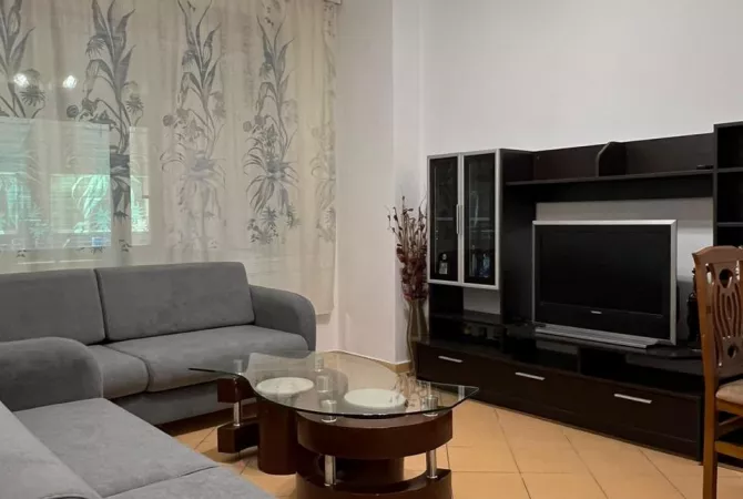 Shtepi me qera 2+1 ne Tirane - 750 Euro