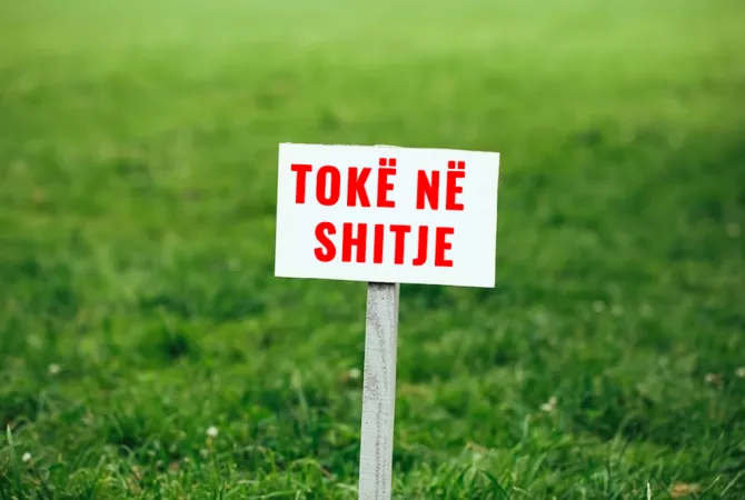 Truall ose Toke ne Tirane - 854,000 Euro