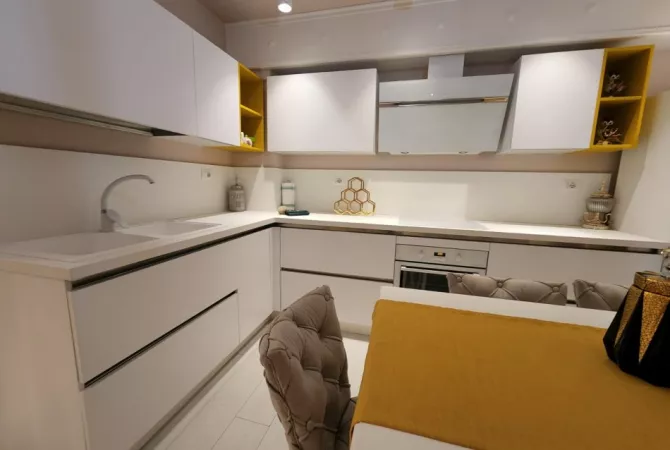 Shtepi me qera 2+1 ne Tirane - 1,500 Euro