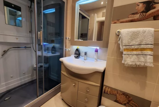 Shtepi me qera Apartament ne Tirane, 2+1, Mobilimi E mobiluar, Pagesa 1,500  Euro.