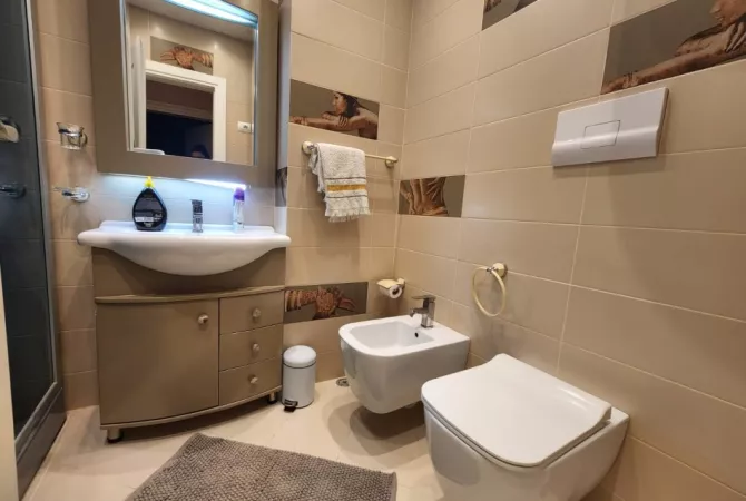 Shtepi me qera Apartament ne Tirane, 2+1, Mobilimi E mobiluar, Pagesa 1,500  Euro.