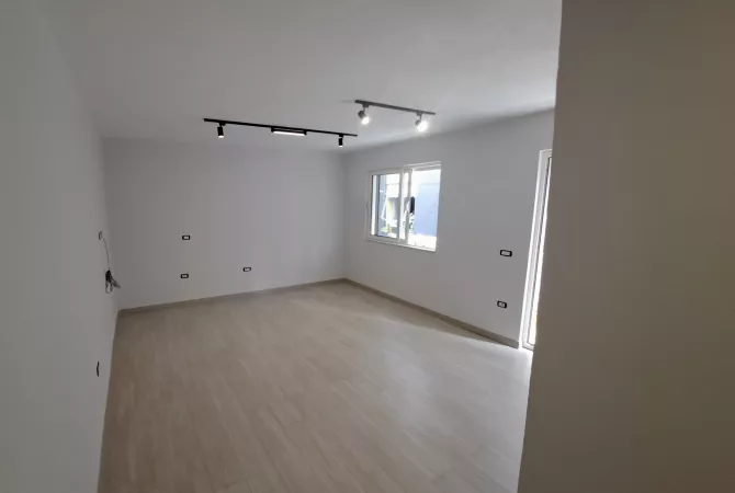 Apartment for rent in Tirana 1+1, Emty