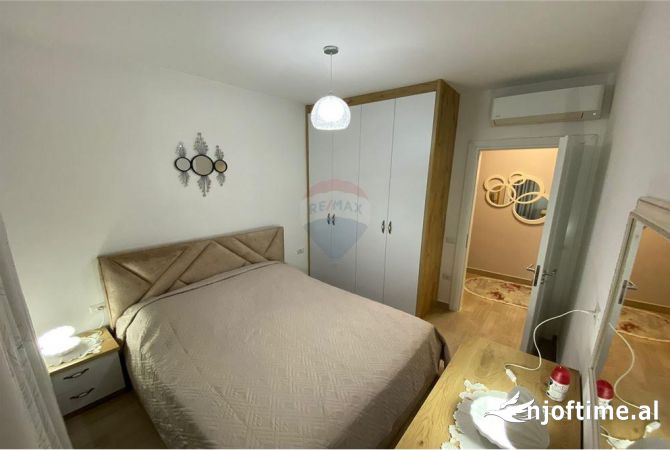 Shtepi me qera Apartament ne Tirane, 2+1, Mobilimi E mobiluar, Pagesa 650  Euro.