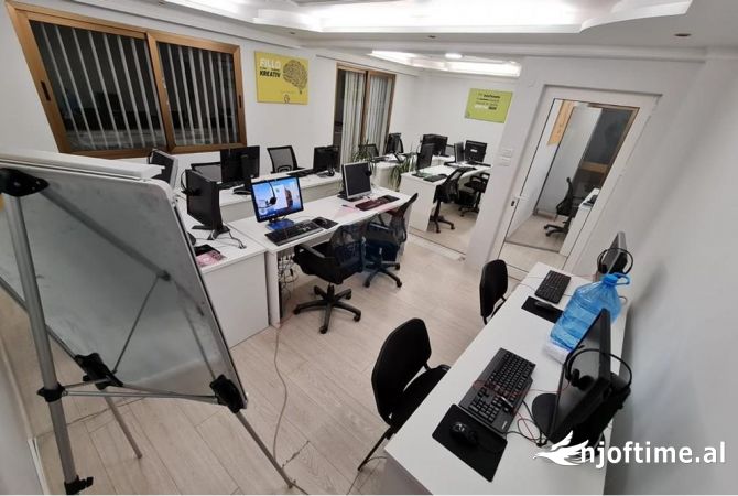 Ambient biznesi me qera 3+1 ne Tirane - 950 Euro