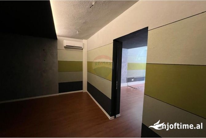 Ambient biznesi me qera 3+1 ne Tirane - 1,100 Euro