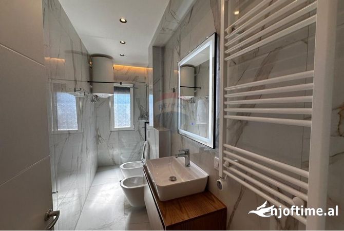 Shtepi me qera Apartament ne Tirane, 2+1, Mobilimi E mobiluar, Pagesa 1,300  Euro.