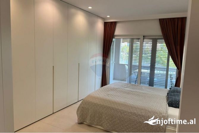 Shtepi ne shitje Apartament ne Tirane, 2+1, Mobilimi E mobiluar, Pagesa 270,000  Euro.