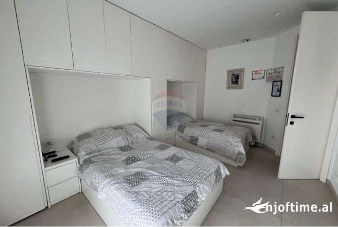 Shtepi ne shitje Apartament ne Tirane, 2+1, Mobilimi E mobiluar, Pagesa 270,000  Euro.