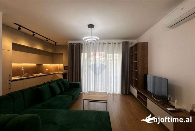 Shtepi me qera 2+1 ne Tirane - 900 Euro