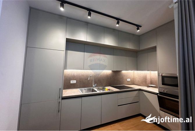 Shtepi me qera 2+1 ne Tirane - 900 Euro