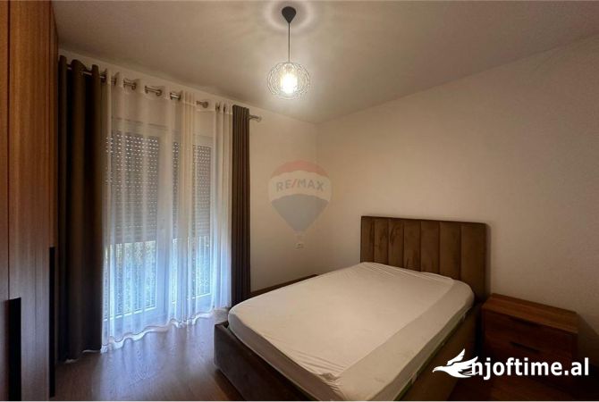 Shtepi me qera 2+1 ne Tirane - 900 Euro